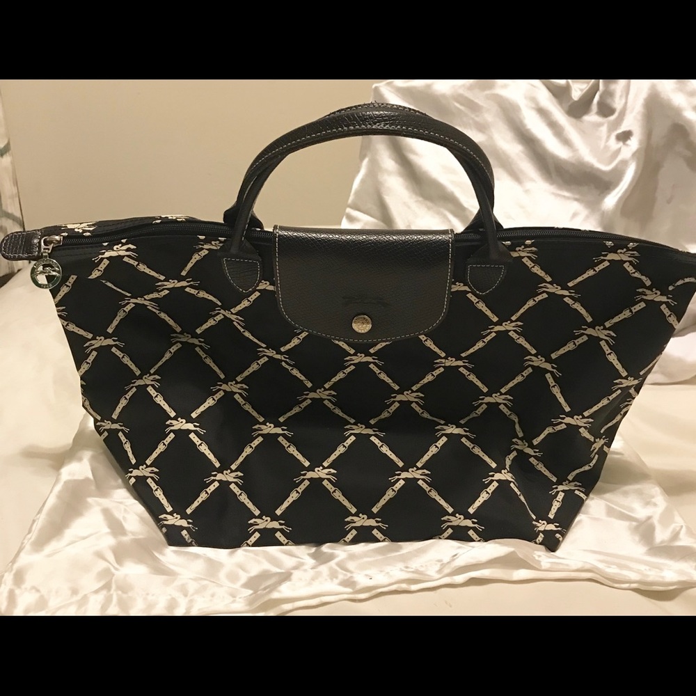 Longchamp Le Pliage M. Black & White. Authentic!